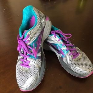 Brooks Adrenaline GTS 17